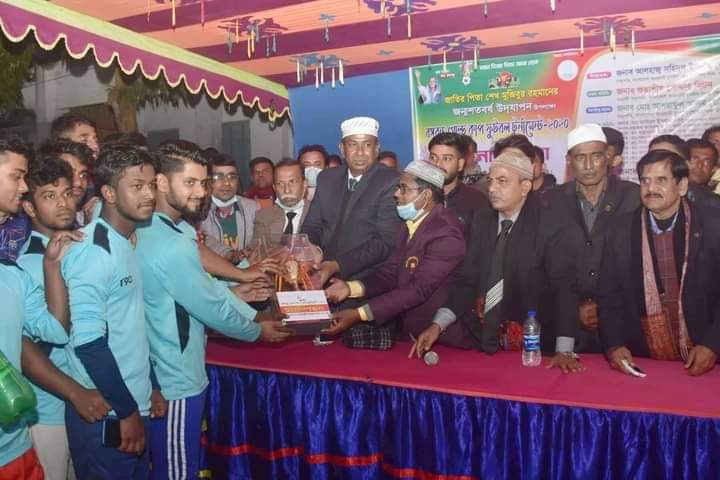বগুড়া সদরের শেখেরকোলায় বঙ্গবন্ধু গোল্ডকাপ ফুটবল টুর্নামেন্টের ফাইনাল খেলা অনুষ্ঠিত