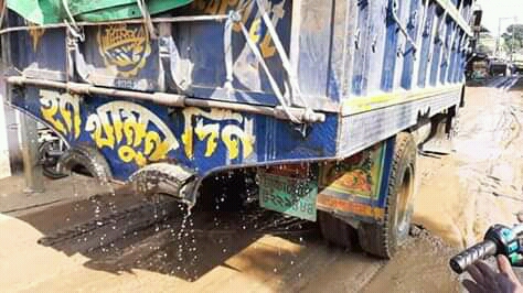 ভুরুঙ্গামারীতে ট্রাকের ধাক্কায় প্রাণ গেল রিক্সাচালকের