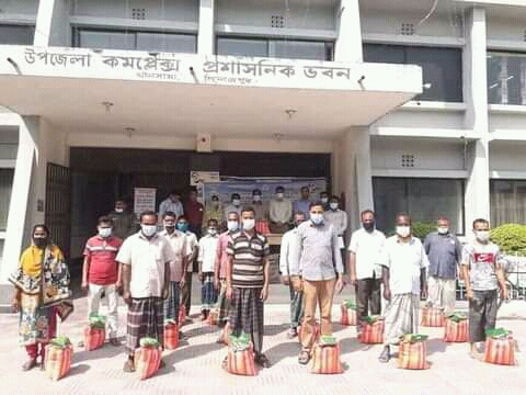 দিনাজপুরের খানসামায় পাটবীজ ও রাসায়নিক সার বিতরন কর্মসূচি