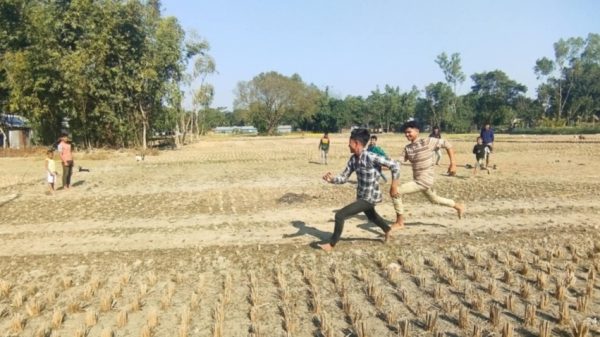 বিলুপ্ত প্রায় ঐতিহ্যবাহী গ্রামীণ খেলা বউচি