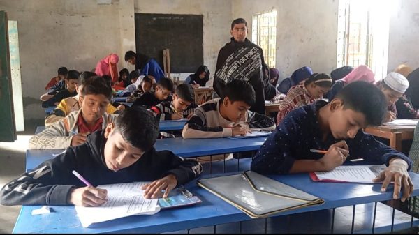 ভূরুঙ্গামারীতে উৎসবমুখর পরিবেশে “মাকসুদা আজিজ বৃত্তি” পরীক্ষা অনুষ্ঠিত