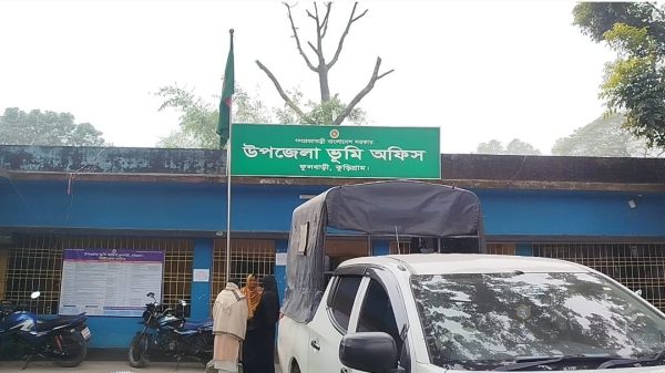 ফুলবাড়ীতে অবৈধ বালু উত্তোলনের দায়ে ভ্রাম্যমান আদালতে ট্রলি চালকের কারাদণ্ড