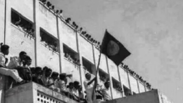 আজ ঐতিহাসিক জাতীয় পতাকা উত্তোলন দিবস